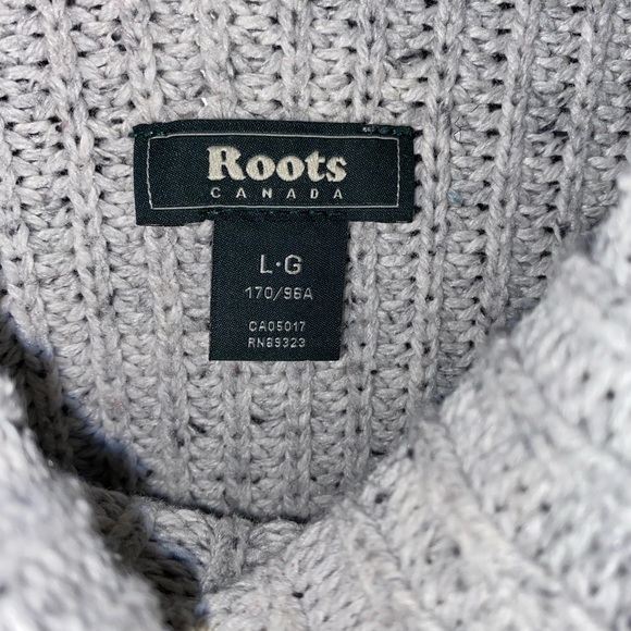 Roots Salt & Pepper Turtle neck sweater - Women’s large - Picture 2 of 2